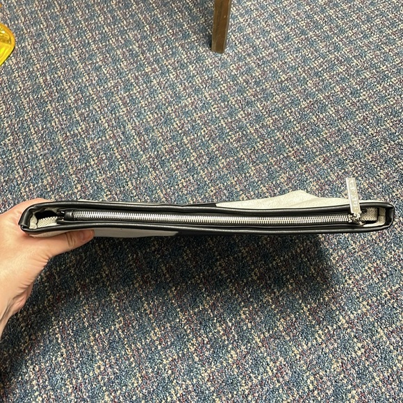 Preloved Riley Versa bag - Picture 4 of 13